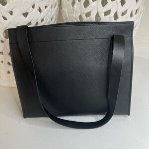 WACOAL Womens Black Vinyl Small Tote Snap Closure
Lightweig